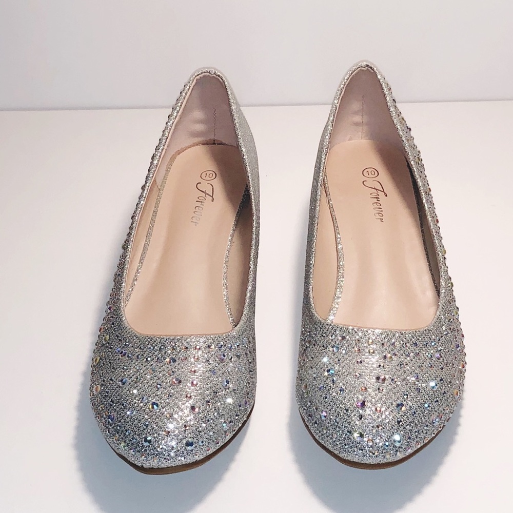 SPARKLY SILVER ROUND TOE WEDGE W/ CRYSTALS SIZE 10